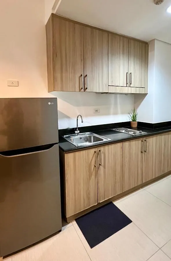 Apartment Cozy Staycation Near Moa & Airport Manila